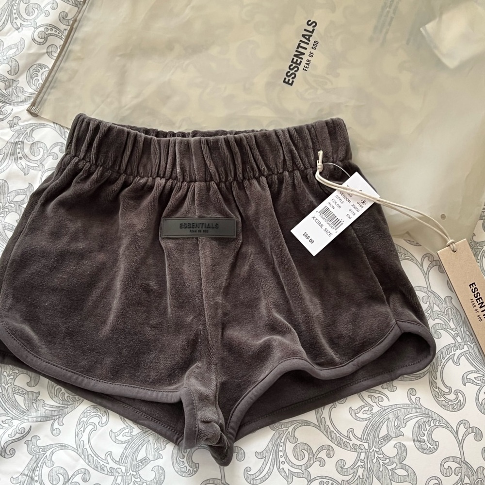 FOG ESSENTIALS VELOUR SHORTS Size XXS